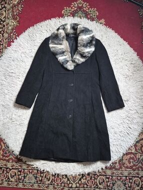 Womens Vintage Halston Coat Lambs Wool Black Fur Collar Size 6 Chic Winter Fall
